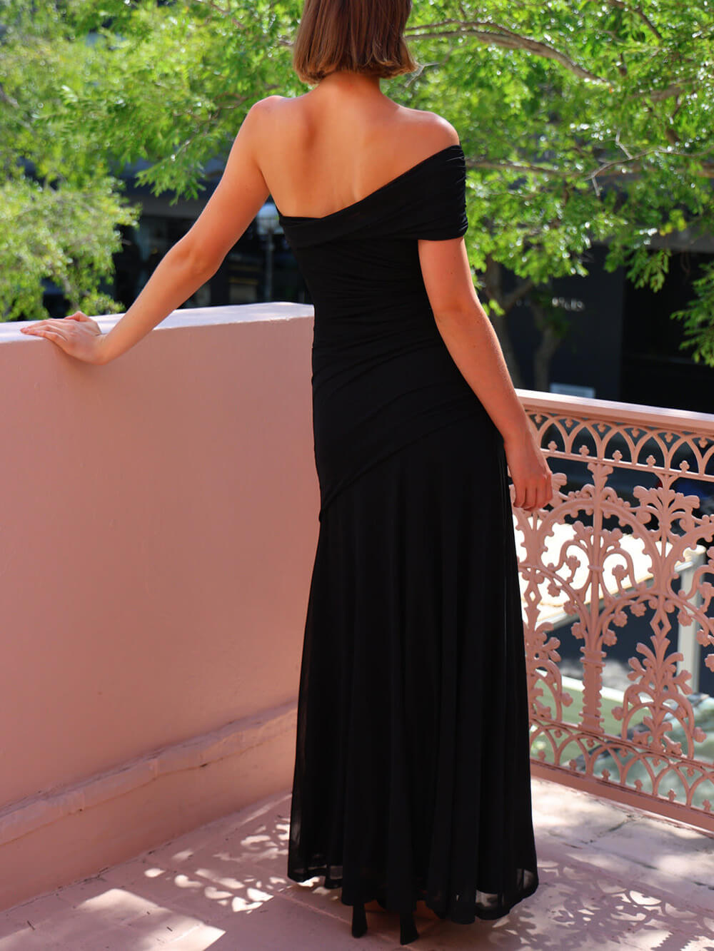 Elegance – Robe longue extensible en résille, froncée et à épaules dénudées