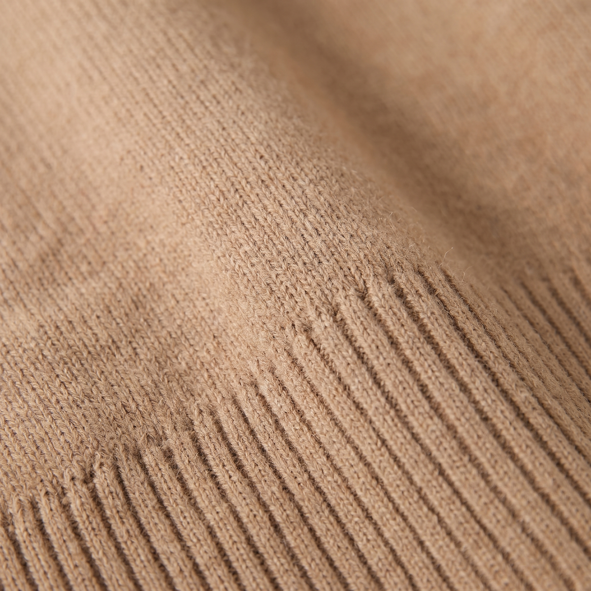 Aurora – Pull luxueux à col roulé en cachemire